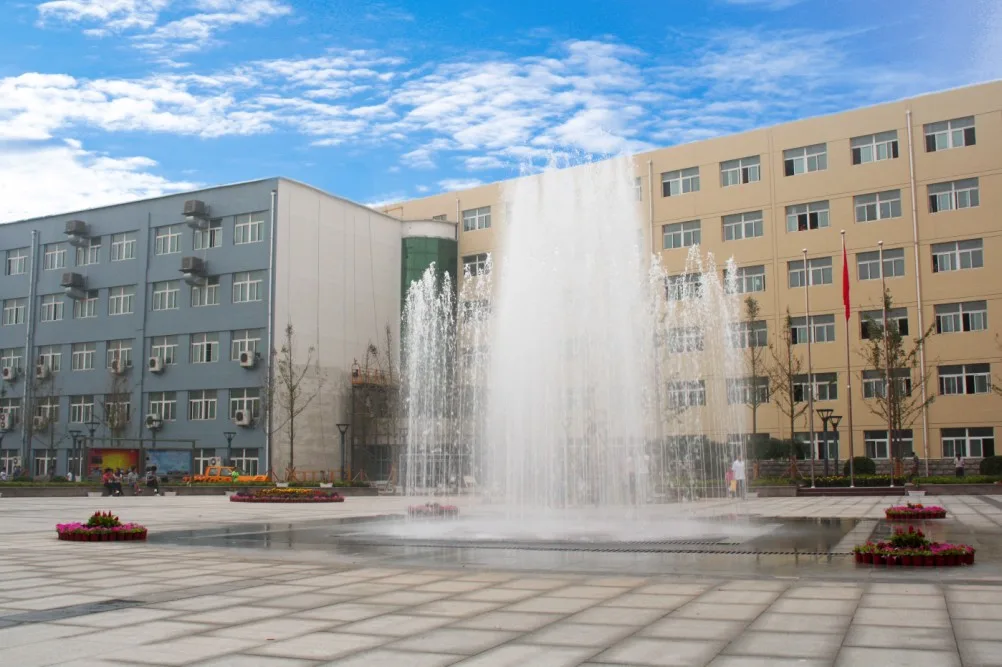 学院中心广场1